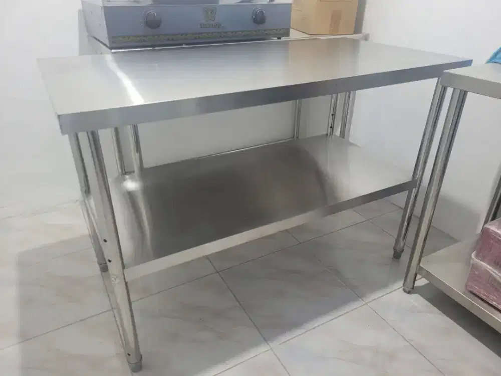 Meja stainless baru