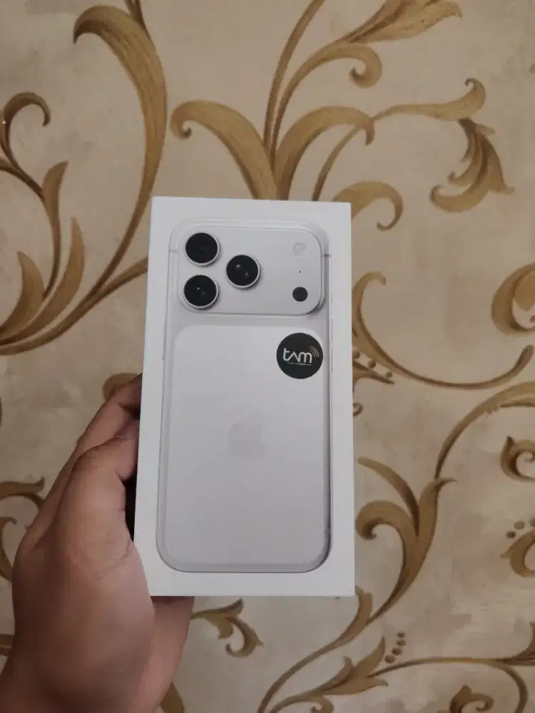 IPHONE 17 PRO 256 GB NEW IBOX SEGEL BNIB WARNA SILVER