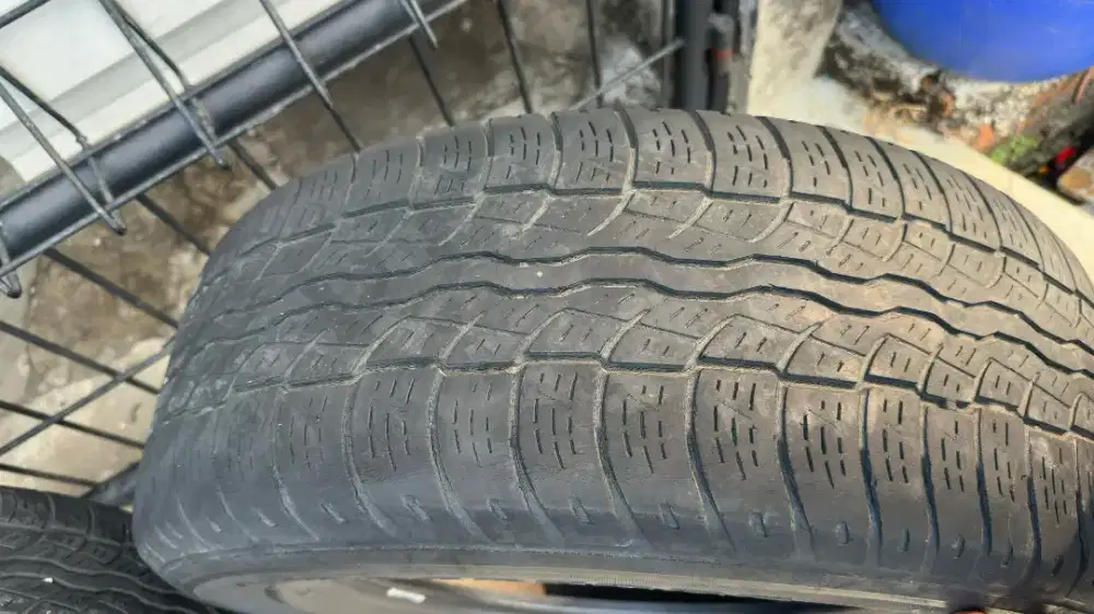 Bridgestone 235/60/R16 masih tebal