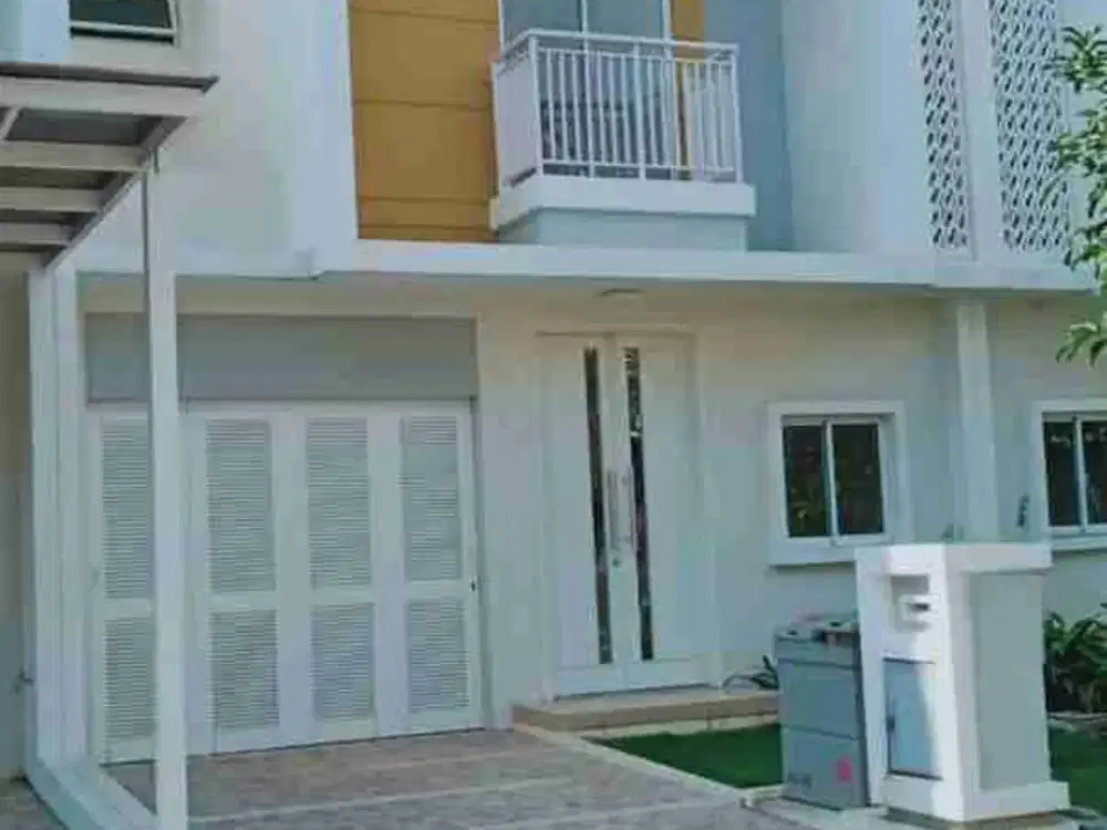 Rumah Amanda harga langka dengan tamn depan + belakang dan bisa simpan 2 mobil di garasi