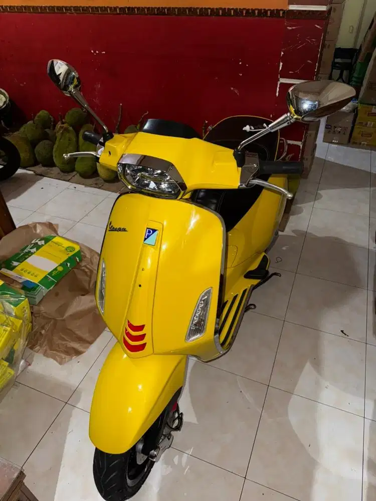 VESPA SPRINT 2022 Yellow