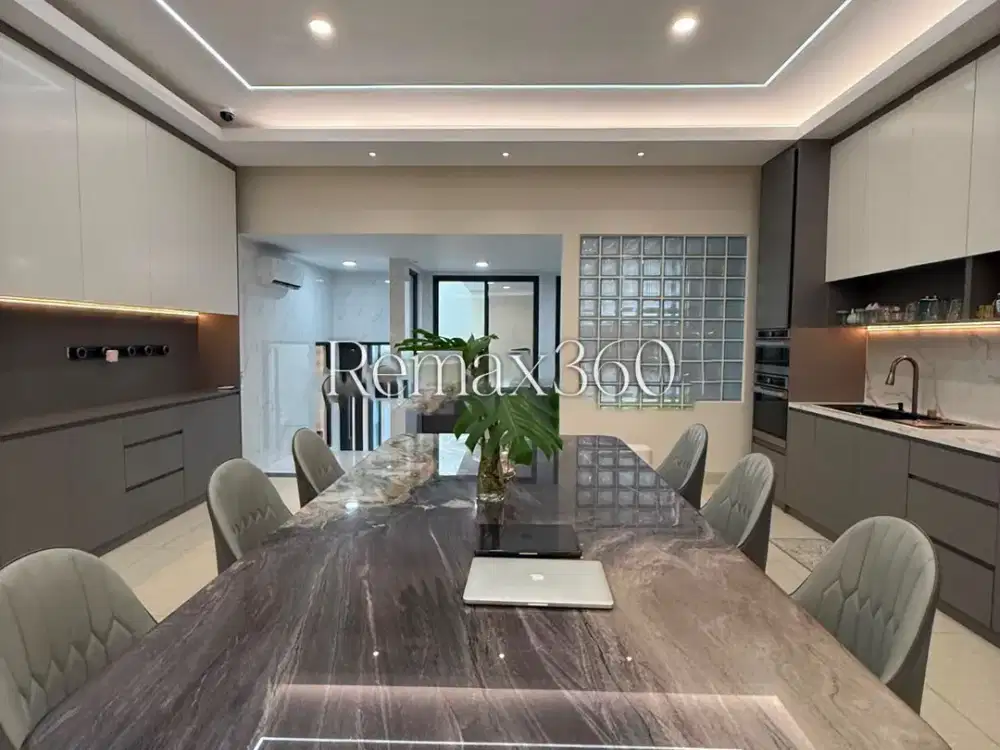 DIJUAL RUMAH MEWAH PIK Golfisland uk 250m2 furnished Elegant Jakarta Utara