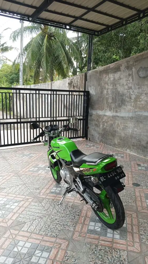 ninja r kis 2005
