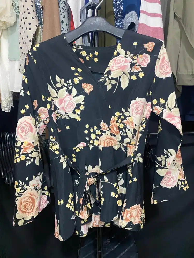 BAJU WANITA LENGAN PANJANG