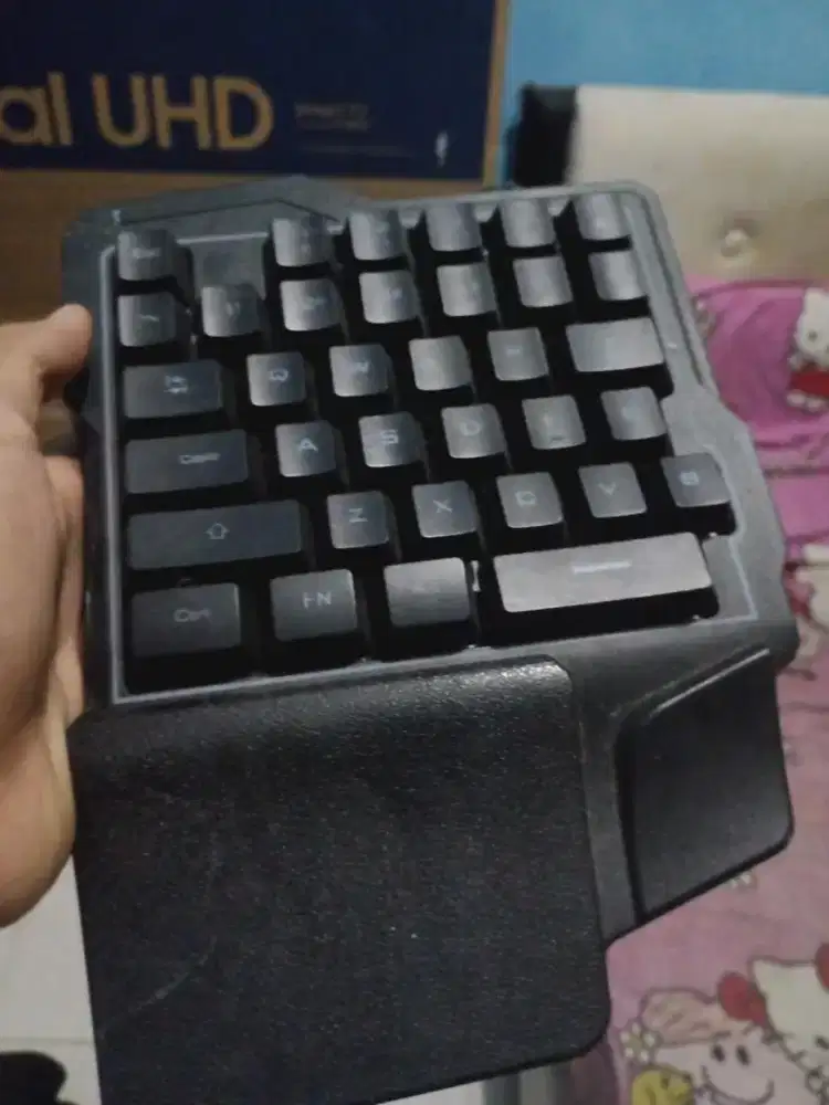 Keyboard Gaming single hand (RGB)