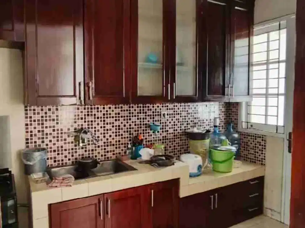 DISEWAKAN RUMAH MEWAH MURAH STRATEGIS FULL FURNISH