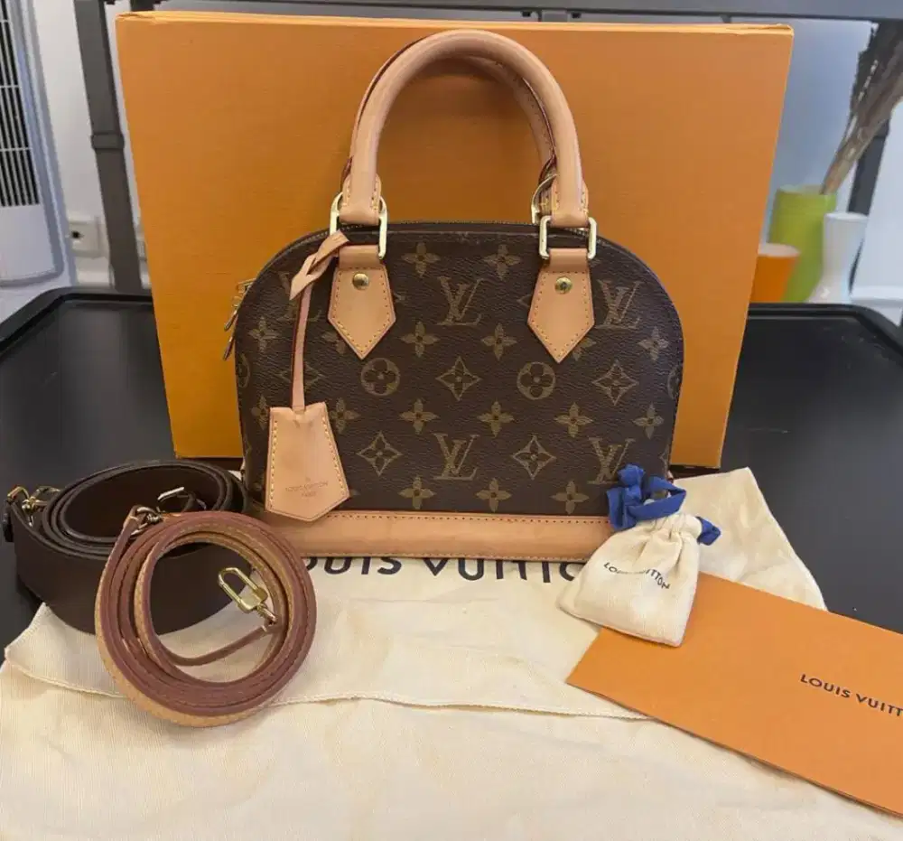 Louis Vuitton Alma BB 2019 Authentic