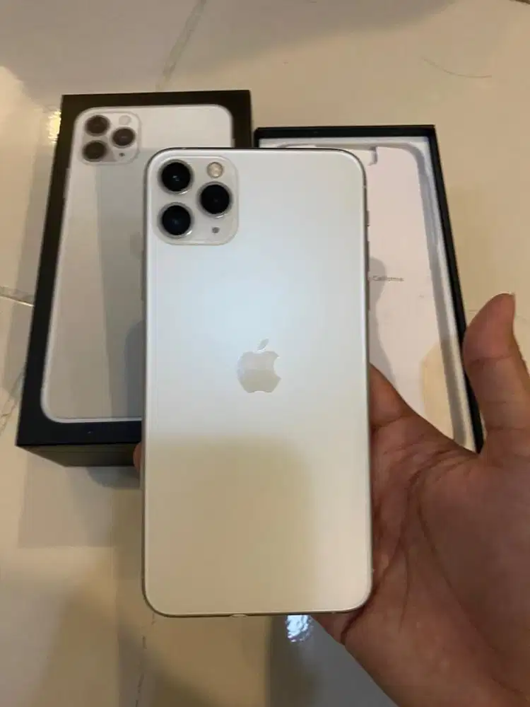 iPhone 11 PM 256 Silver Digimap Rawatan Pribadi