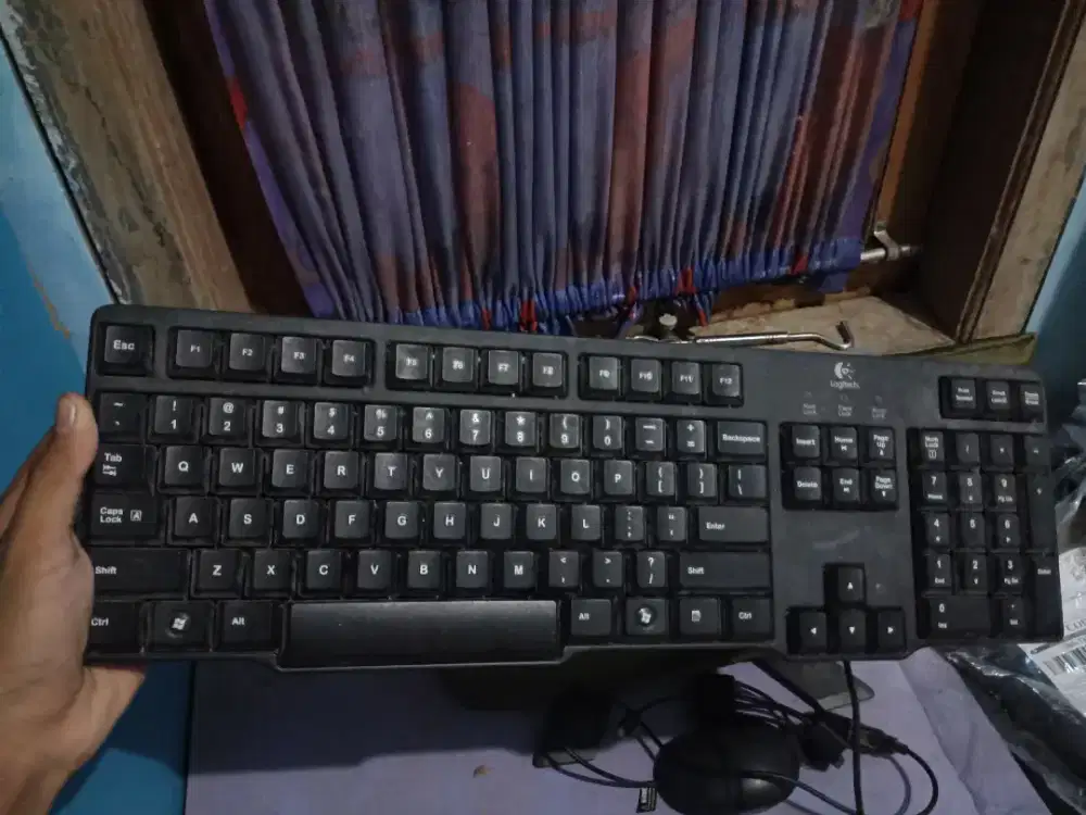 KEYBOARD LOGITECH