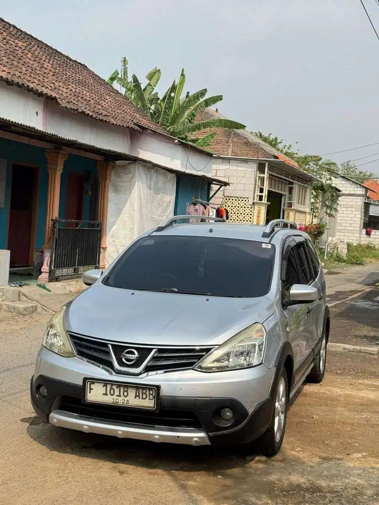 Nissan Grand livina 2013 Bensin