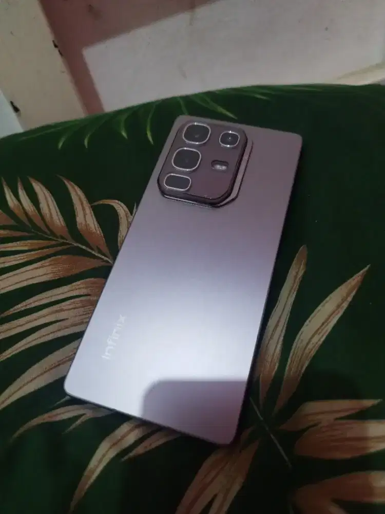 Nego wajar.Likenew infinix note 50pro. 8/256 Hp+ charger faschaging.