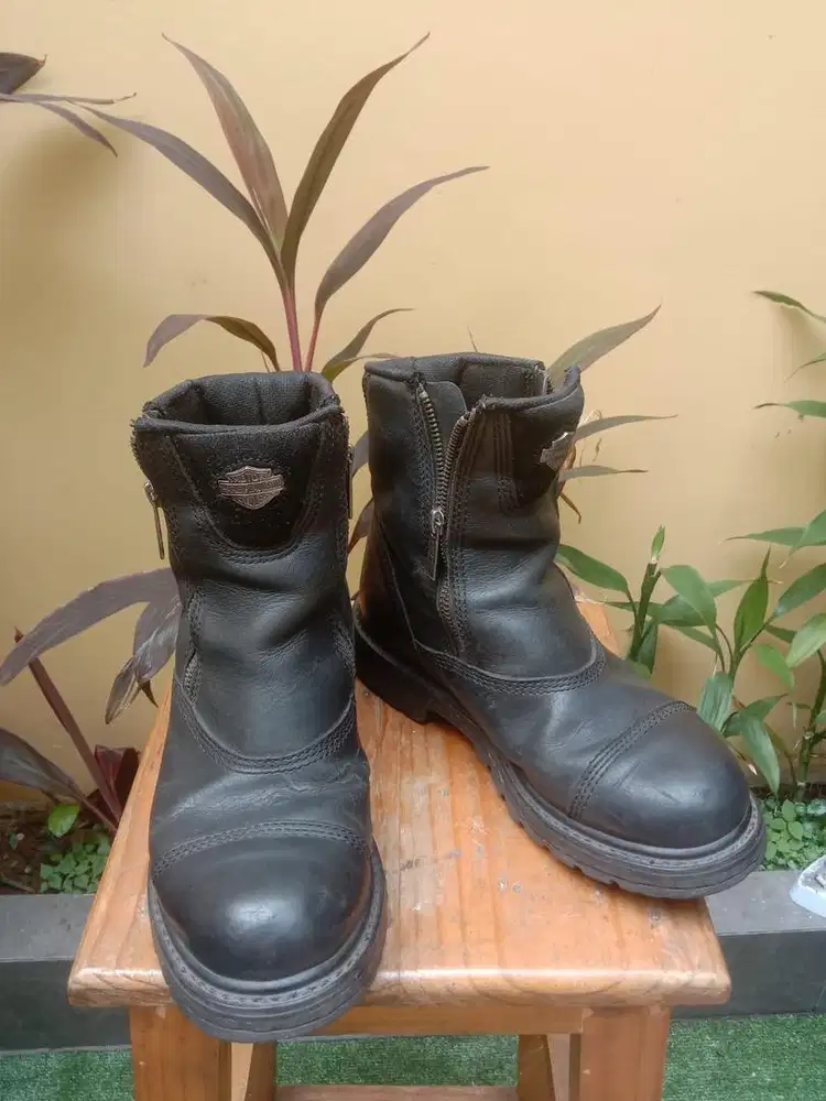 Sepatu touring Harley Davidson