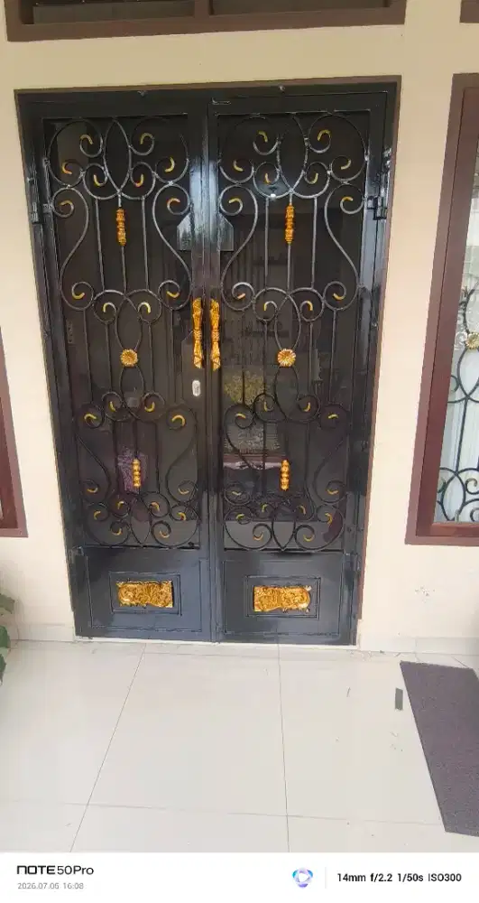 Pintu teralis clasic