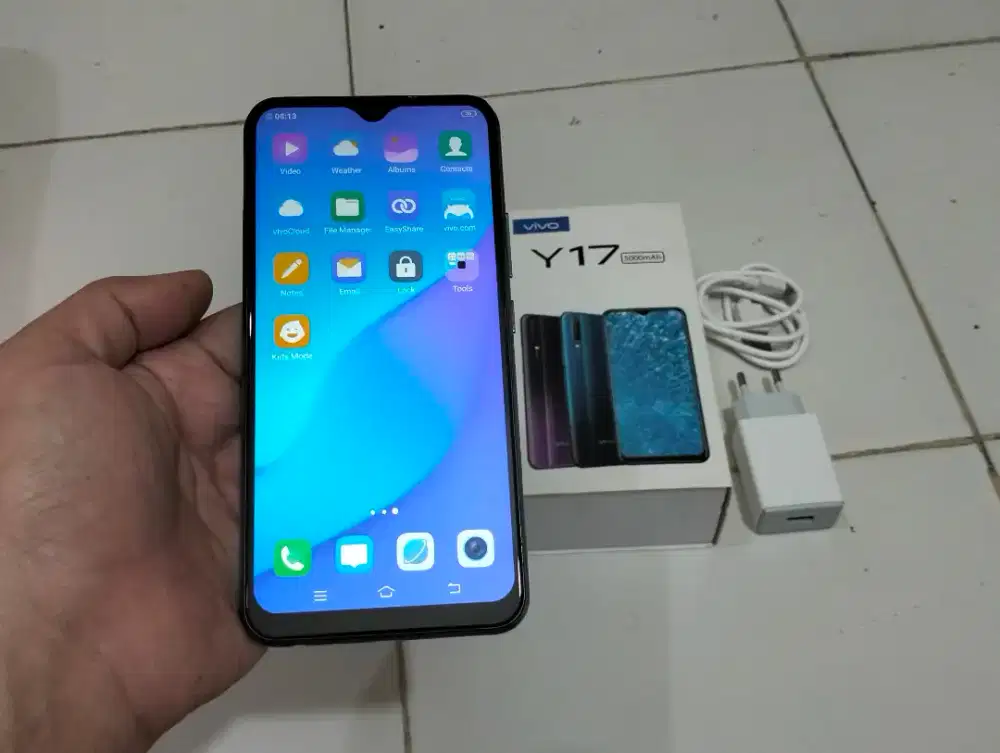 VIVO Y17 RAM 8GB / 256GB 4G LTE Duos 6.35in Fingerprint Komplit
