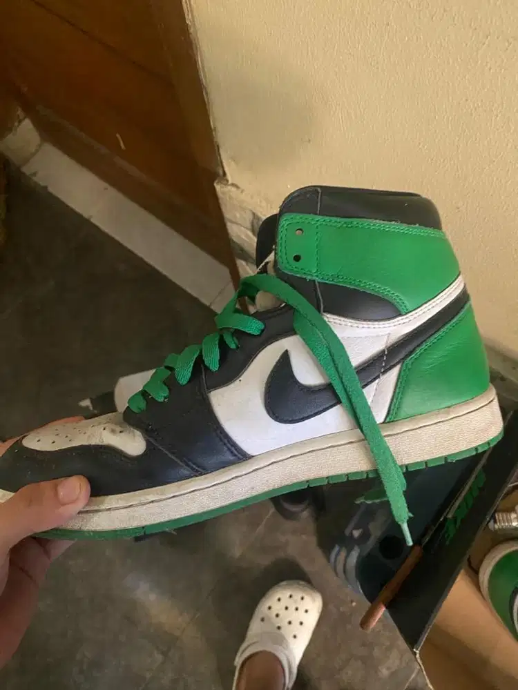 Air Jordan 1 Retro High OG Lucky Green