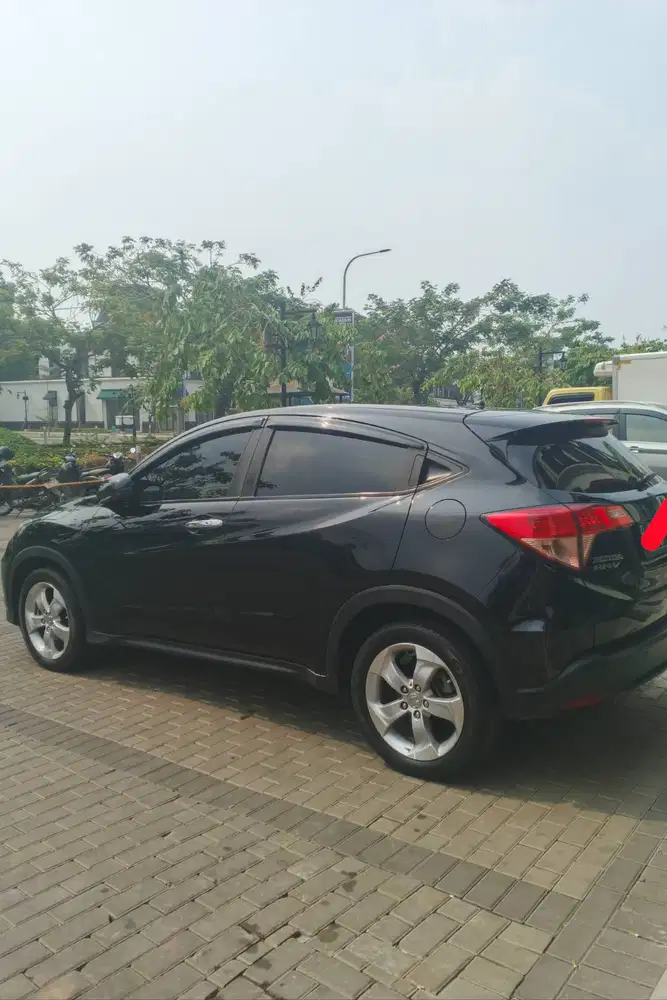 DIJUAL HONDA H-RV CVT 2016