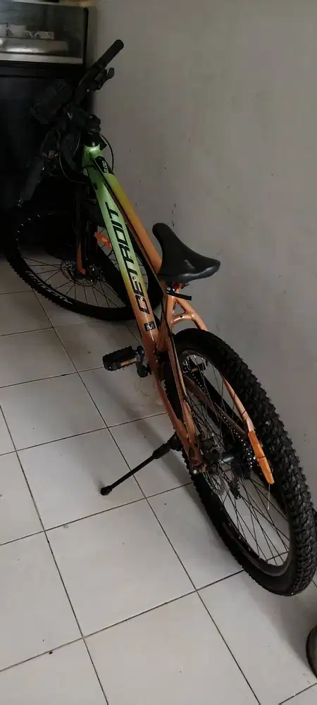 Dijual aja.bekas rasa baru. Hanya 2 kali pake dari baru. SEPEDA MTB