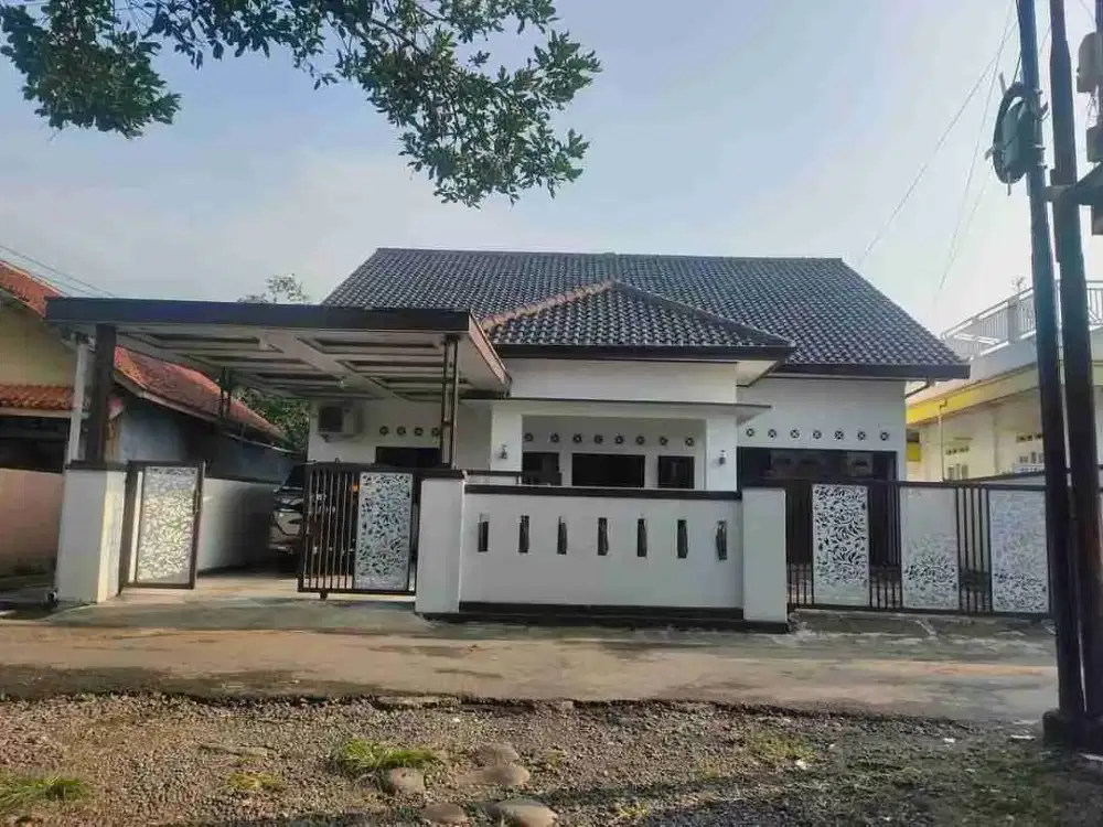 Rumah mewah Kembaran dekat pasar Tambaksogra Purwokerto