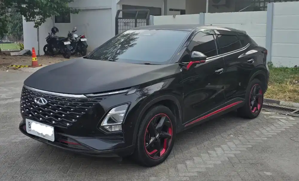 Omoda 5 RZ 2023 Hitam (Pribadi)