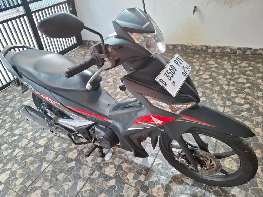 Pajak 6/2027 DKI km40rb, honda supra x 125 R CW DD charger 2020 mulus.