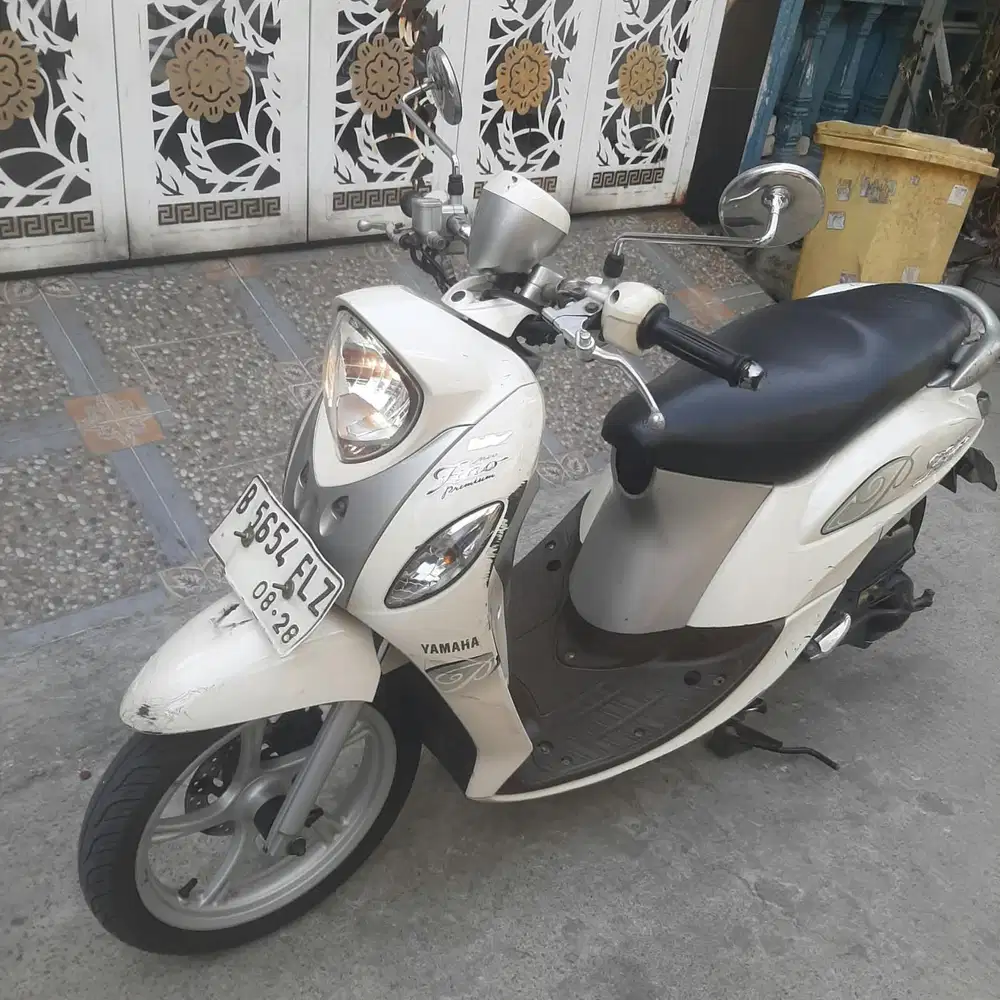 Yamaha Fino 2018 ss lengkap mesin bagus pajak hidup plt Bks kabupaten