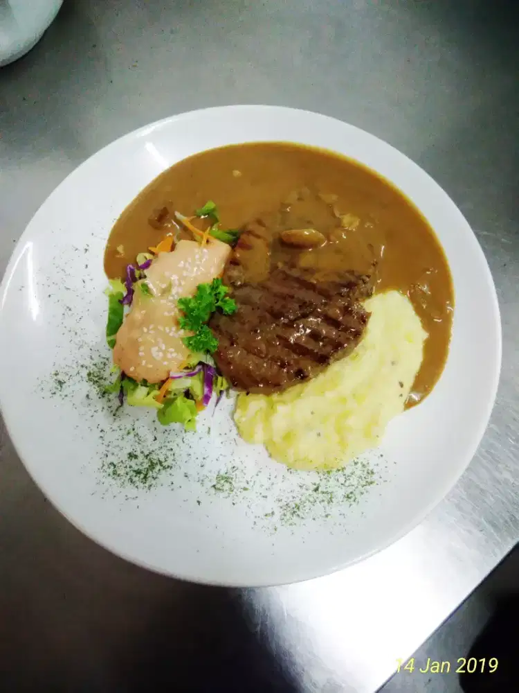 Cari pekerjaan Staf Kitchen