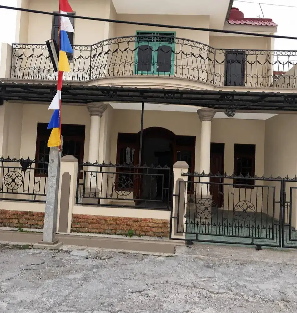 DISEWAKAN RUMAH TINGGAL PERTAHUN