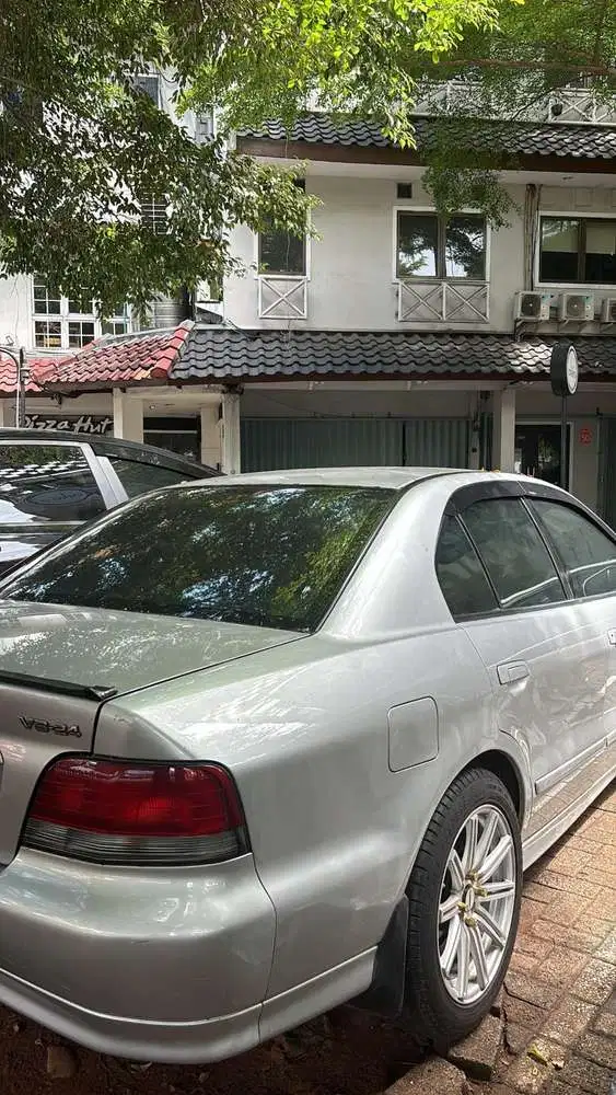Mitsubishi Galant | Timeless Japan Sedan