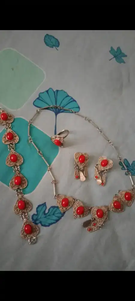 Set perhiasan perak