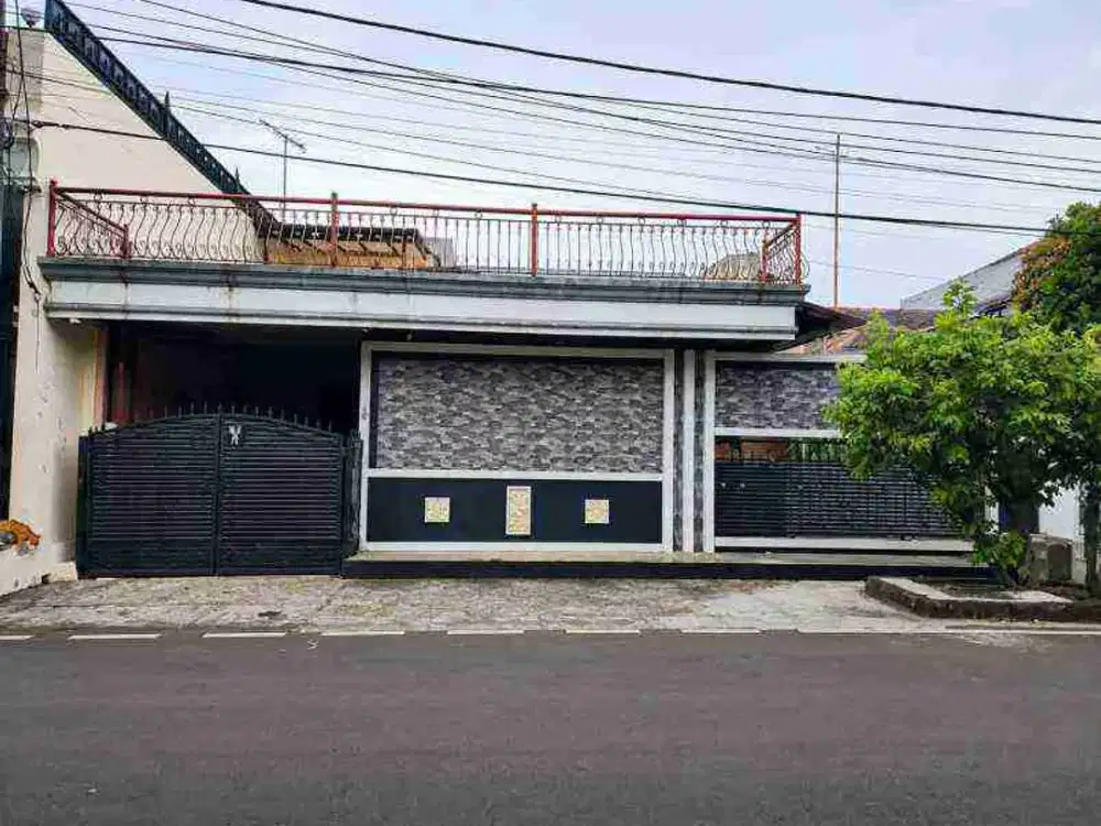 rumah 1,5 lantai lahan luas di Pulo gebang Cakung