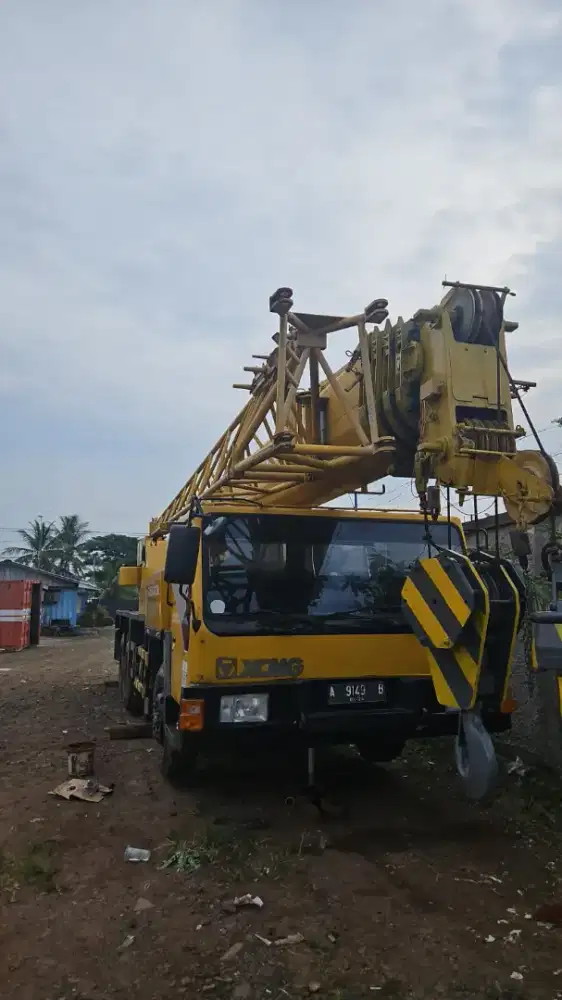 Mobile crane xcmg 25 ton tahun 2017