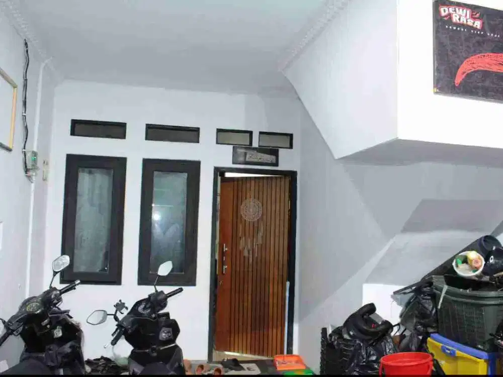 Rumah murah dua lantai akses mobil Ciledug