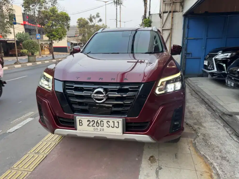Nissan Terra 4x4 AT diesel th 2023 new model km 20ribuan service rcd