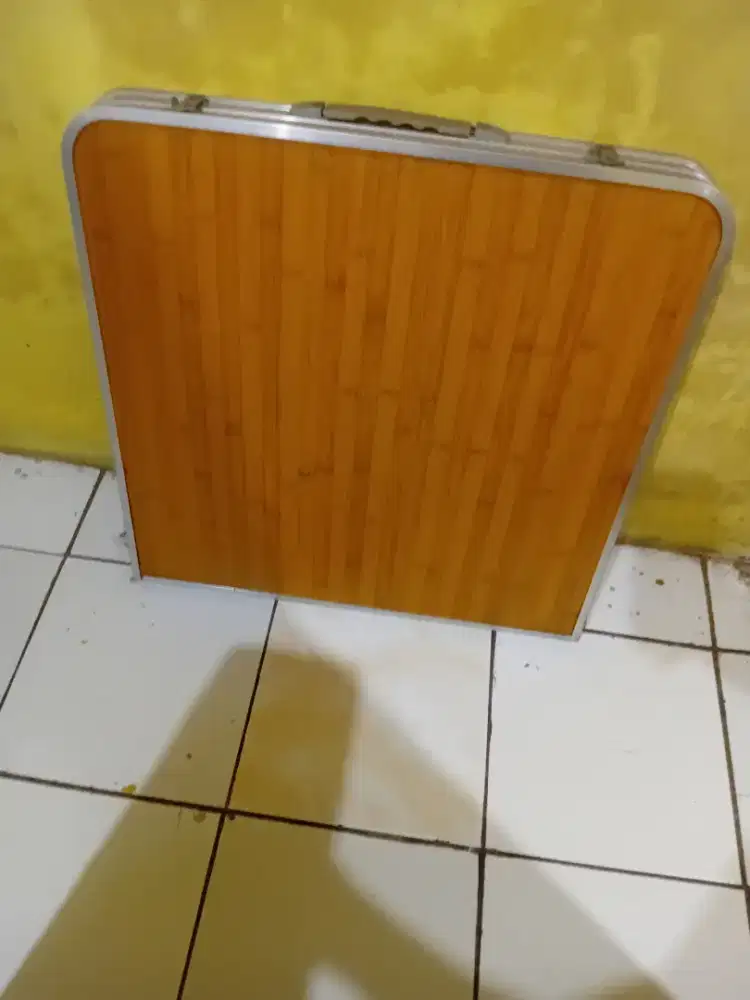 MEJA LIPAT DAGANG