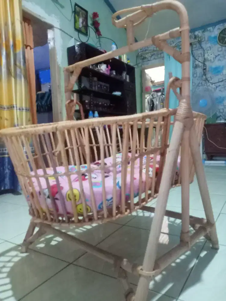 Ayunan bayi rotan