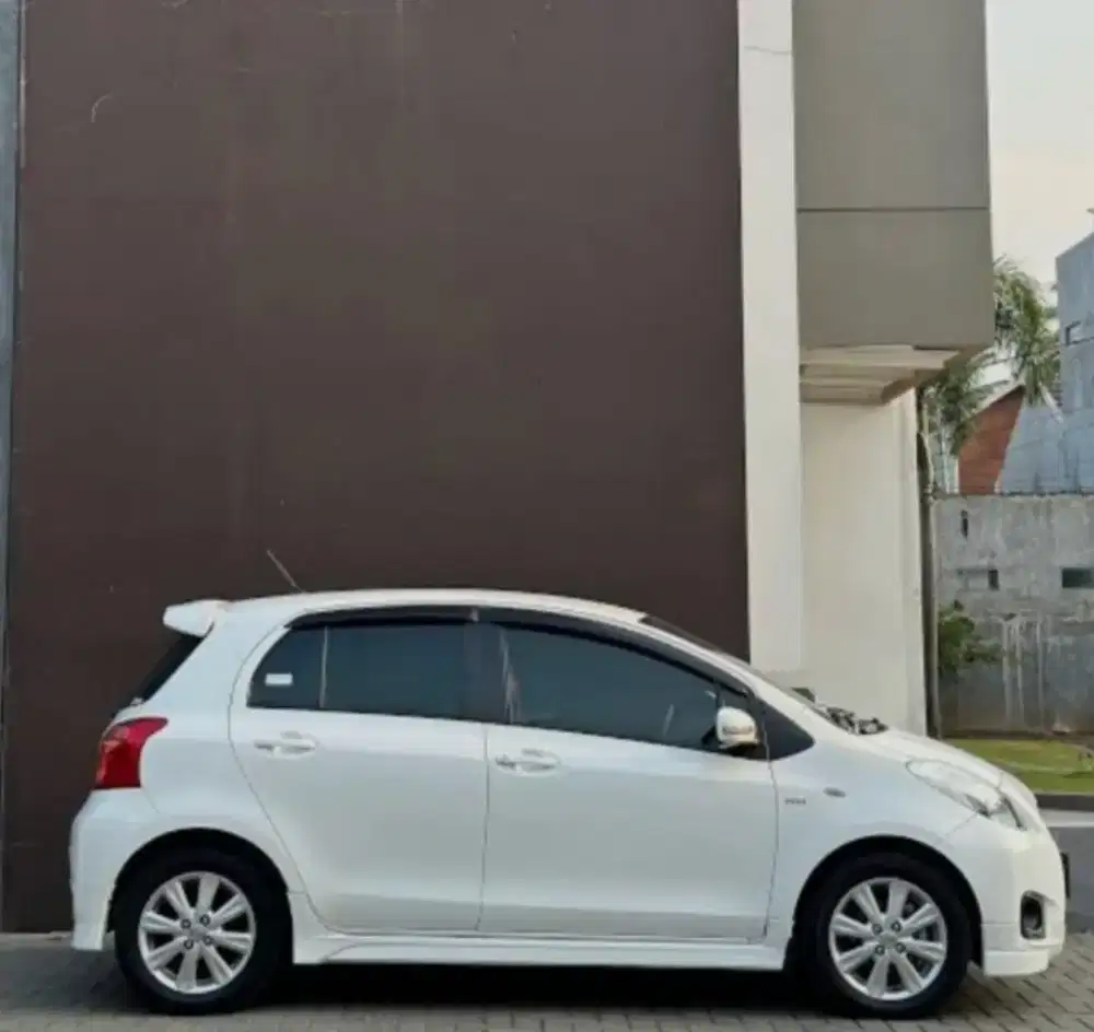 Yaris E automatic last edition 2013