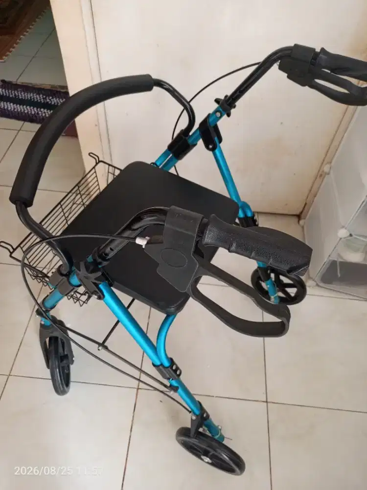 Rollator onemed walker lansia