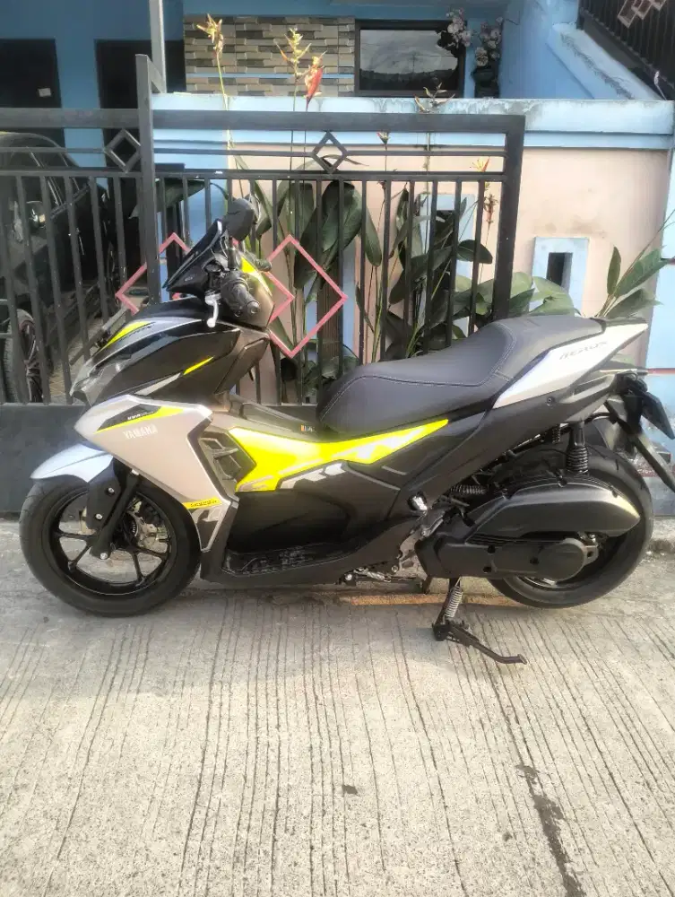 Nmax neo s keyles like new