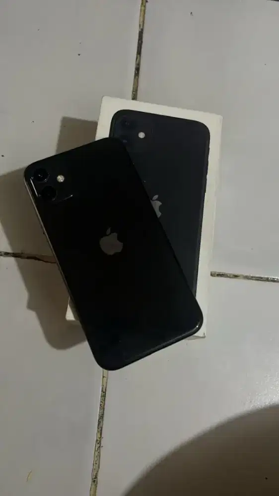 Jual santai Iphone 11 128  inter