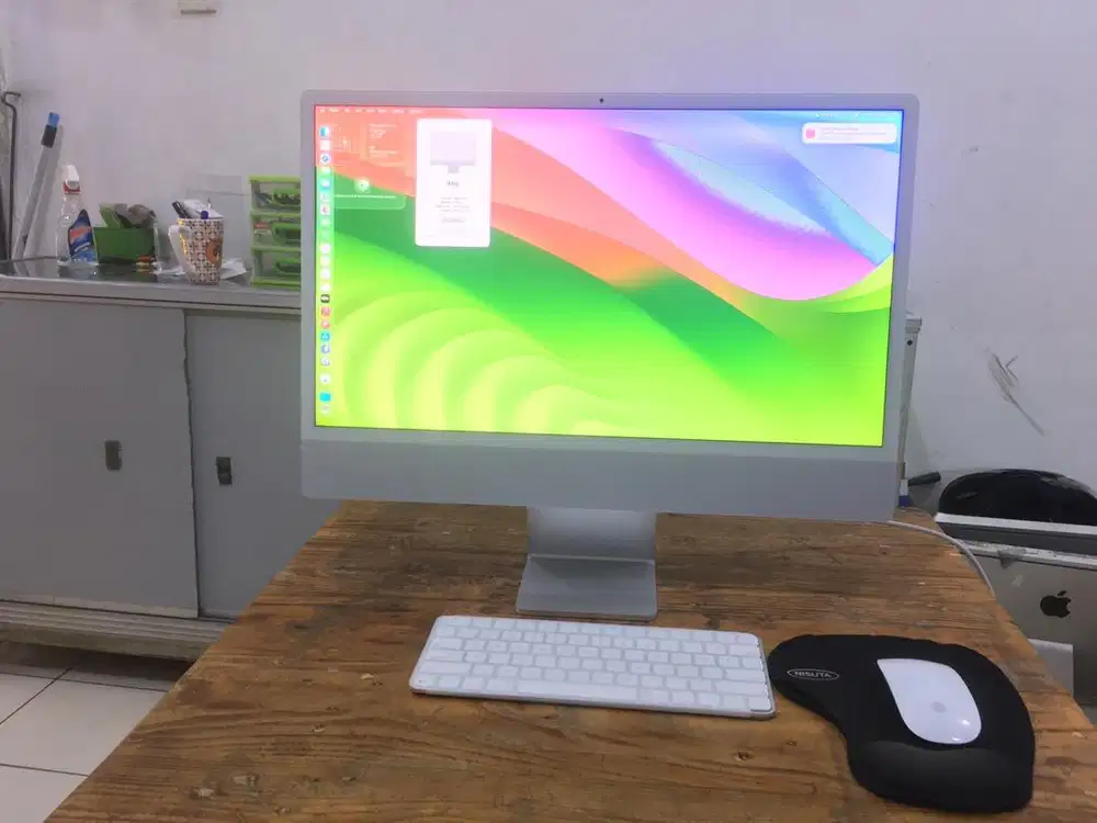 iMac 24 inch 4.5k M3 lkp box exibox likenew