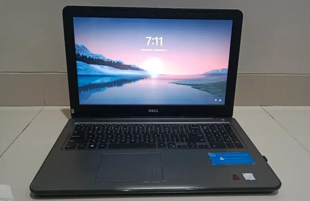 Nominus Dell 5567 core i7 gen 7 ram 8gb VGA 4gb ssd 512gb mulus