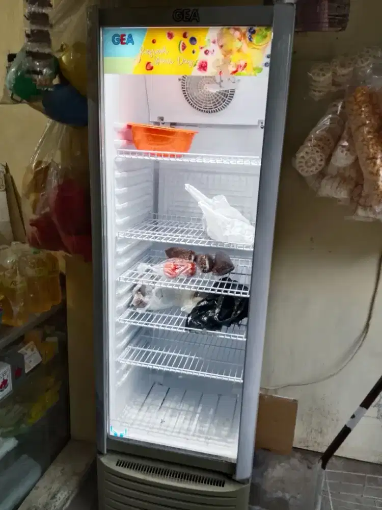 Showcase Cooler