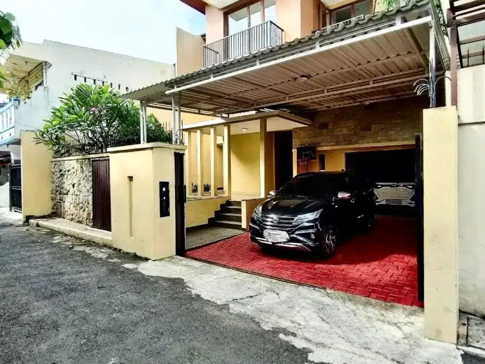 rumah private pool dijual cepat dikemang jakarta selatan