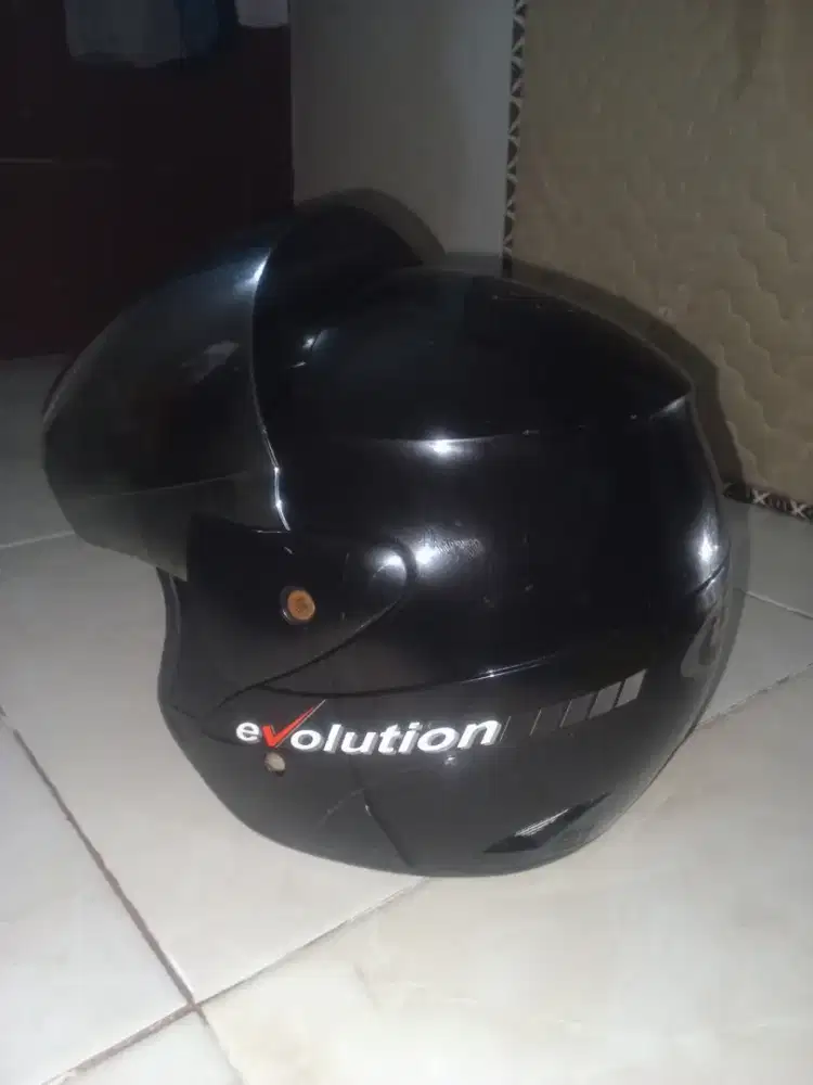 Dijual Helm GM pribadi hitam glosy
Kondisi mulus siap pakai bosku