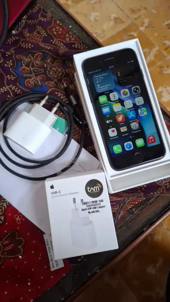 iPhone SE 2 64GB Black Fullset | BH 75% | Normal Siap Pakai