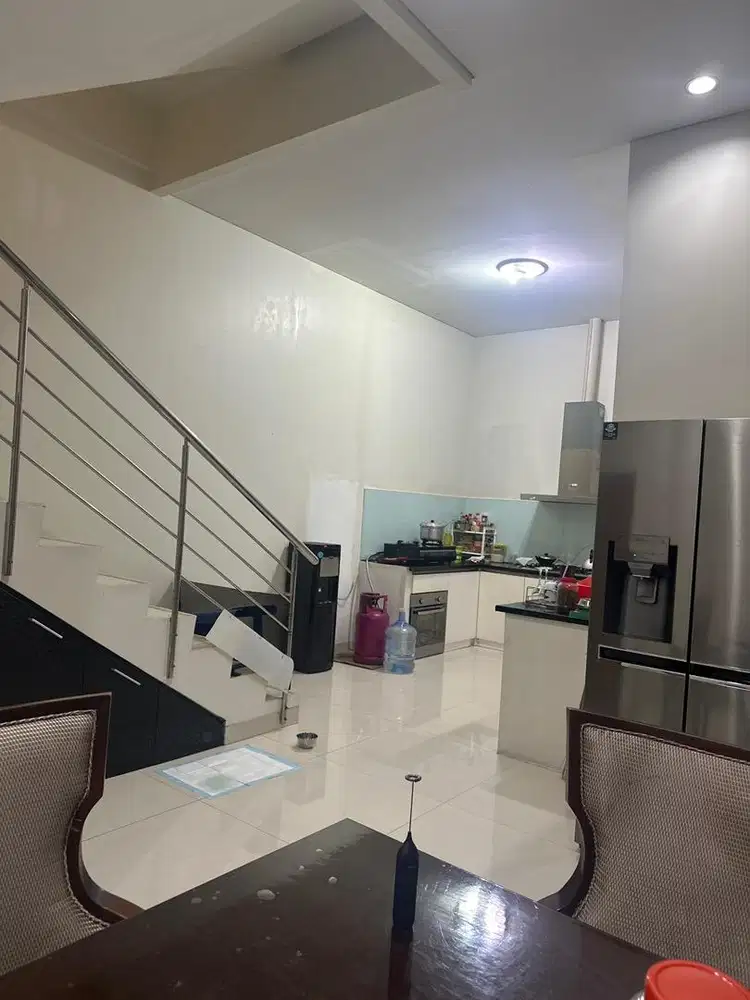 ASISTEN RUMAH TANGGA BERPENGALAMAN
