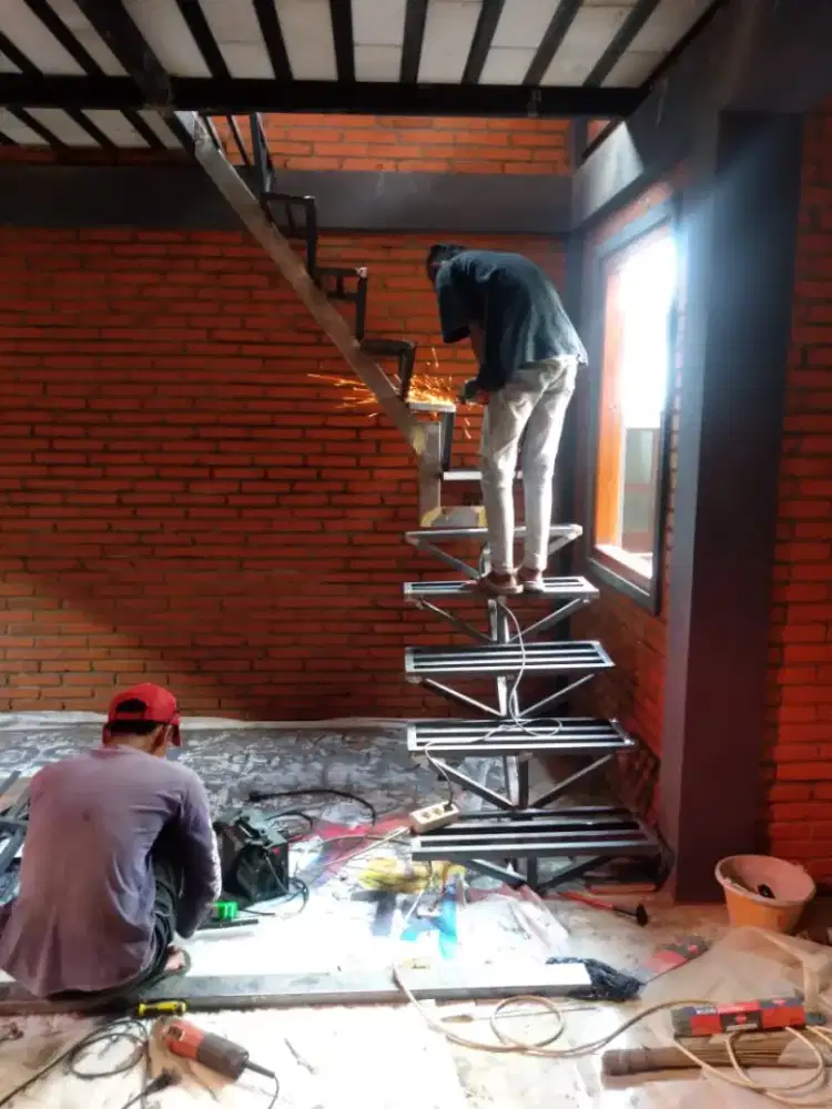 mezanin ruang tambah