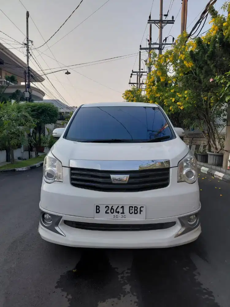 TOYOTA NAV1 2013