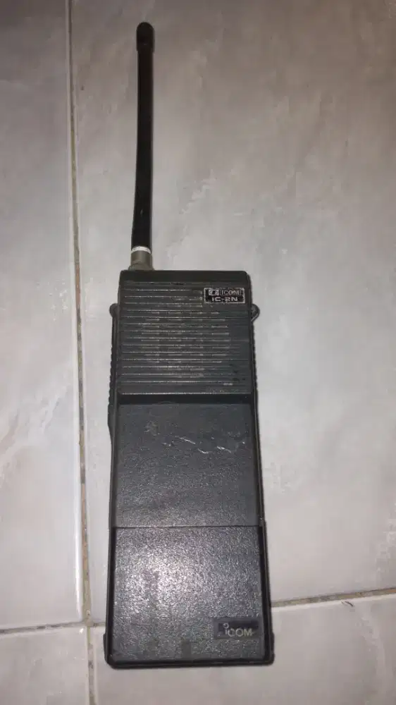 Alat komunikasi  HT IC 2N