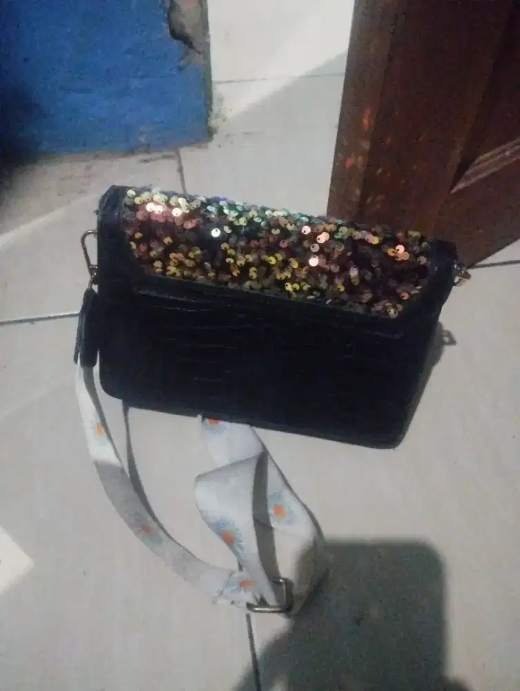 Tas wanita buat kondangan